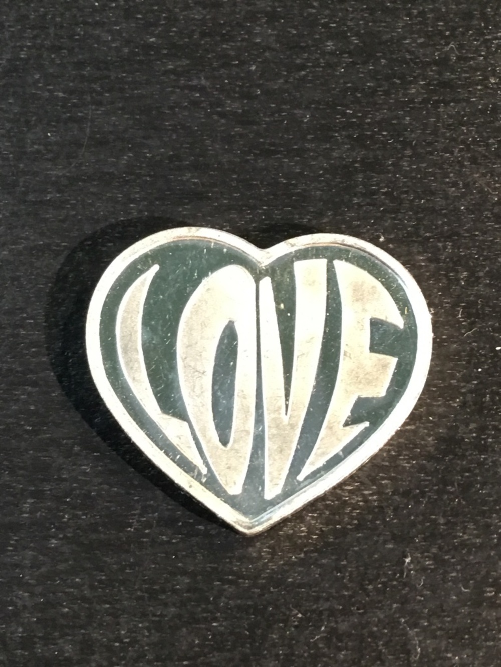 1/10 oz.  Silver round==Heart Shaped=love==.999 Pure Silver==love offers==